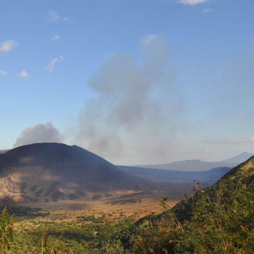 Vulcano Masaya (Nicaragua), esempio di vulcano basaltico. Le rocce analizzate in questo studio sono state prese dai depositi vulcanici di un'eruzione altamente esplosiva di questo vulcano.