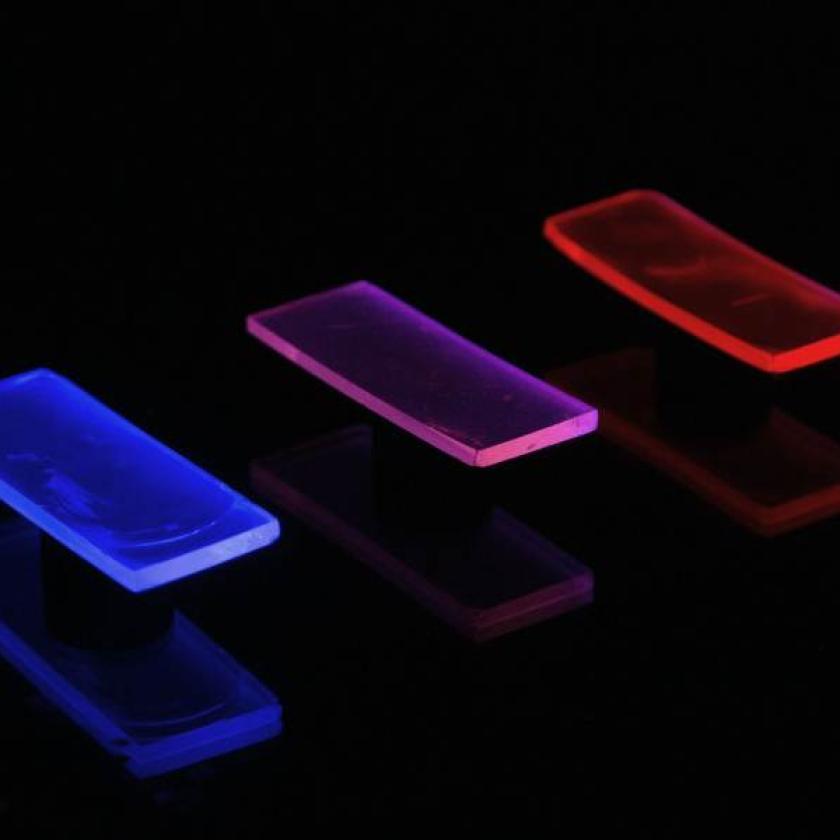 Nanocristalli di silicio luminescenti